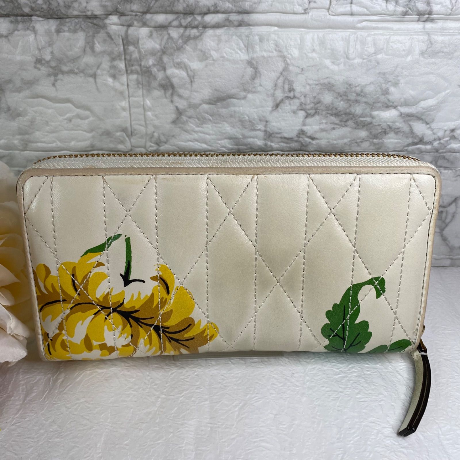 希少❗️?美品?TORY BURCH ラウンドファスナー長財布 花柄ホワイト 