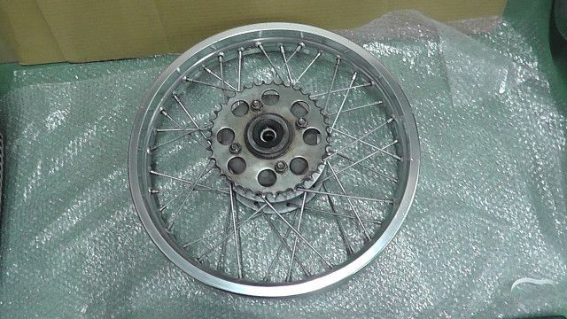 GB250 クラブマン　MC10-1600xxx　の　リアホイール:#1728628532