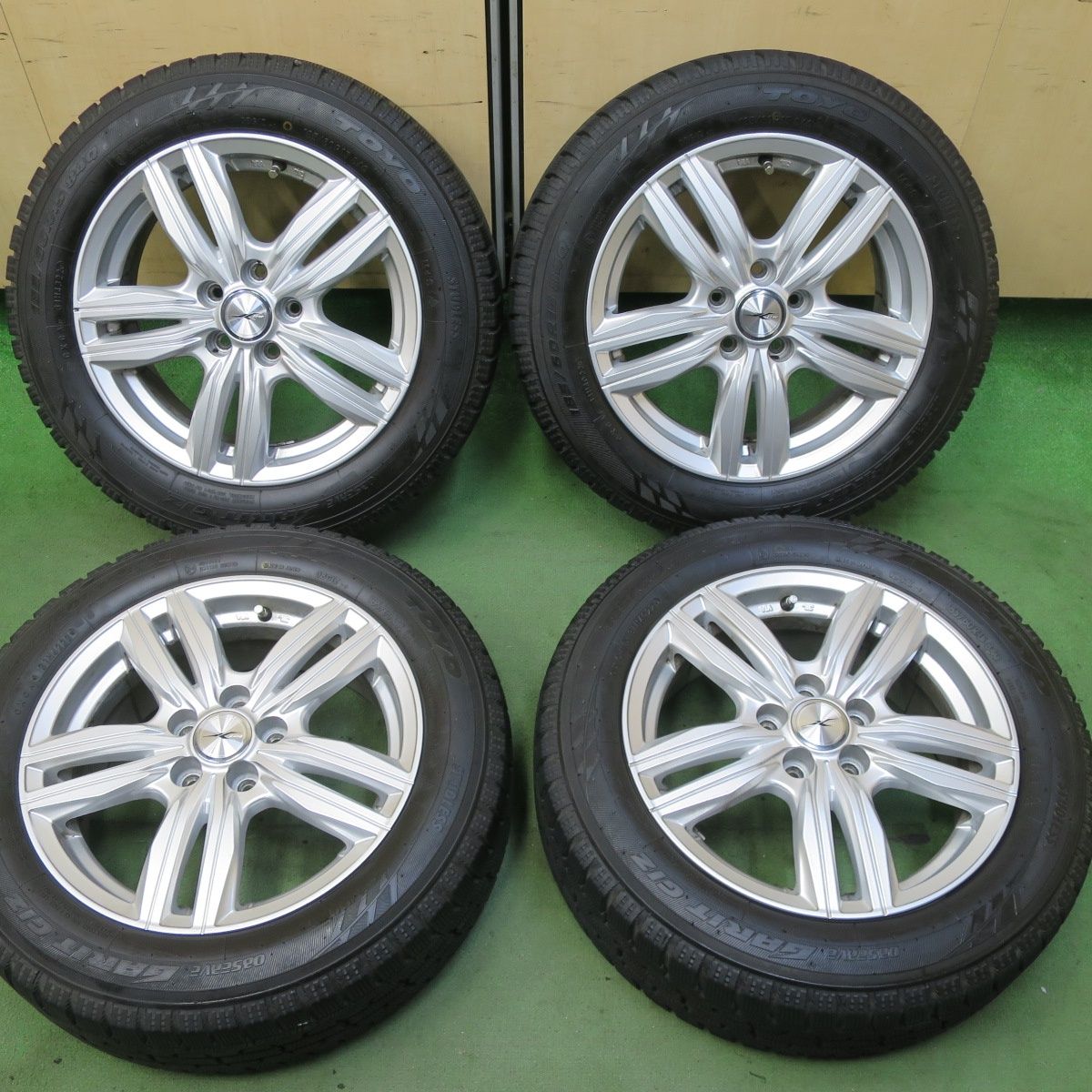 バリ溝 22年 キレイ 9.5分 シエンタ 等 185|60R15 スタッドレス トーヨー オブザーブ ガリット GIZ JOKER ジョーカー 15インチ PCD100|5H 5101402TTス