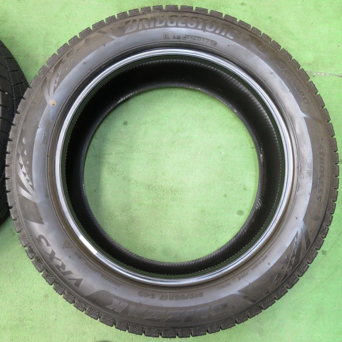 VRX3 215/55R18 バリ溝！ VRX3 215/55R18 バリ溝！