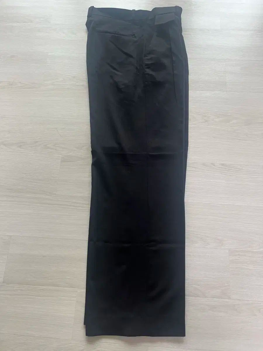 シグネチャー ワイド スラックス 黒 m サイズ 出品