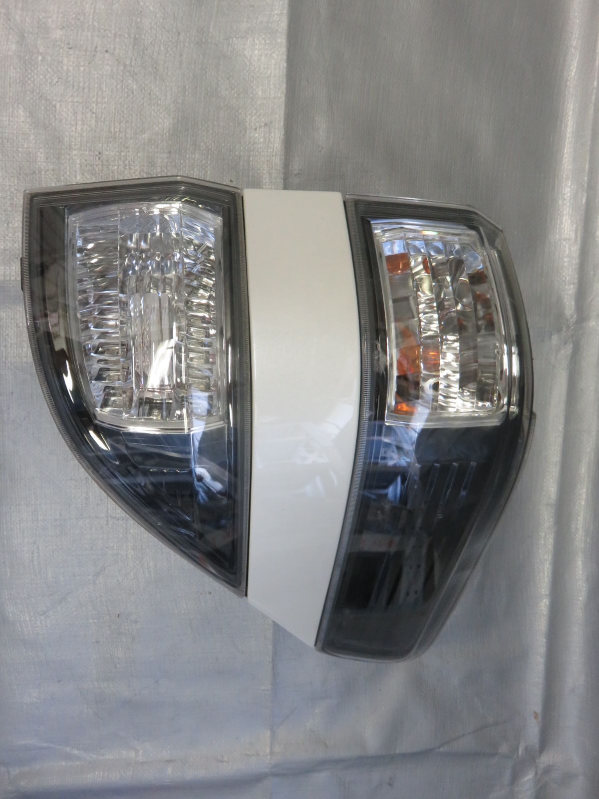☆STD4694 点灯OK ヴェルファイア 20系前期 リア(右) テールライト/LED 