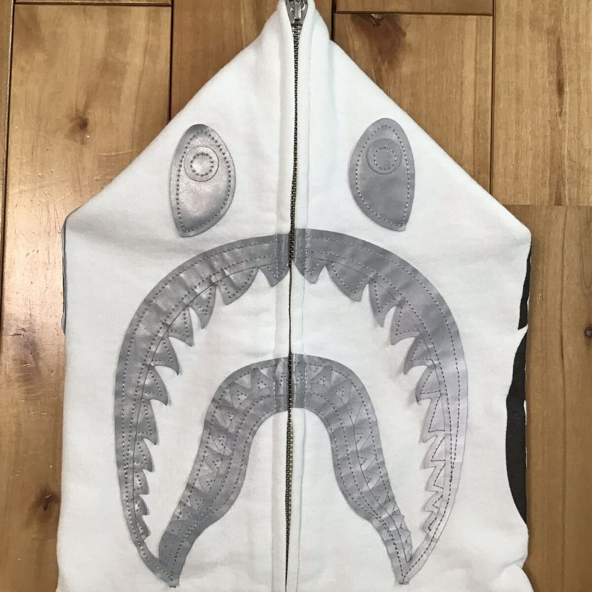 A・BATHING APE リフレクターシャークフーディジャケット シルバー