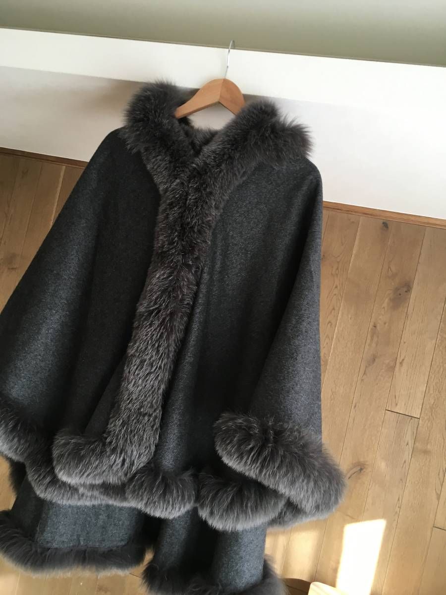 BALMAIN バルマン　カシミヤ　フォックスファー　ポンチョコート　ケープ 極美品 BALMAINカシミヤ100％ フォックスファートリミングケープ
