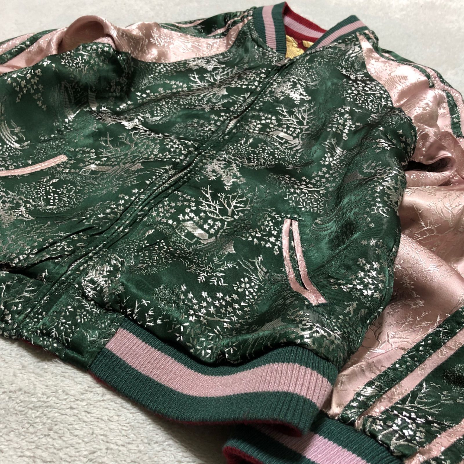 花旅楽団　鳳凰　総柄　刺繍　リバーシブル　和柄スカジャン　L～XL　黒×金 花旅楽団 鳳凰 総柄 刺繍 リバーシブル 和柄スカジャン L～XL 黒×金