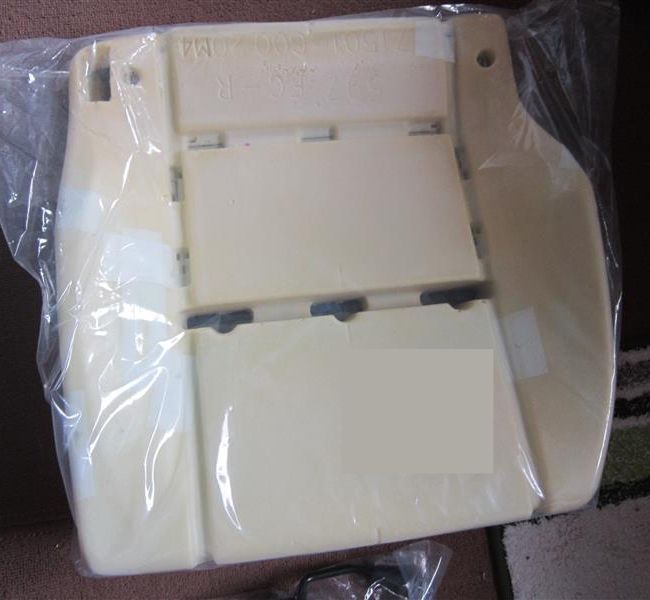 トヨタ TOYOTA 純正 80 ランドクルーザー ランクル フロント シートクッション 右 RH 運転席 単品 パーツ エンジン タイヤ バンパー 検索 マフラー