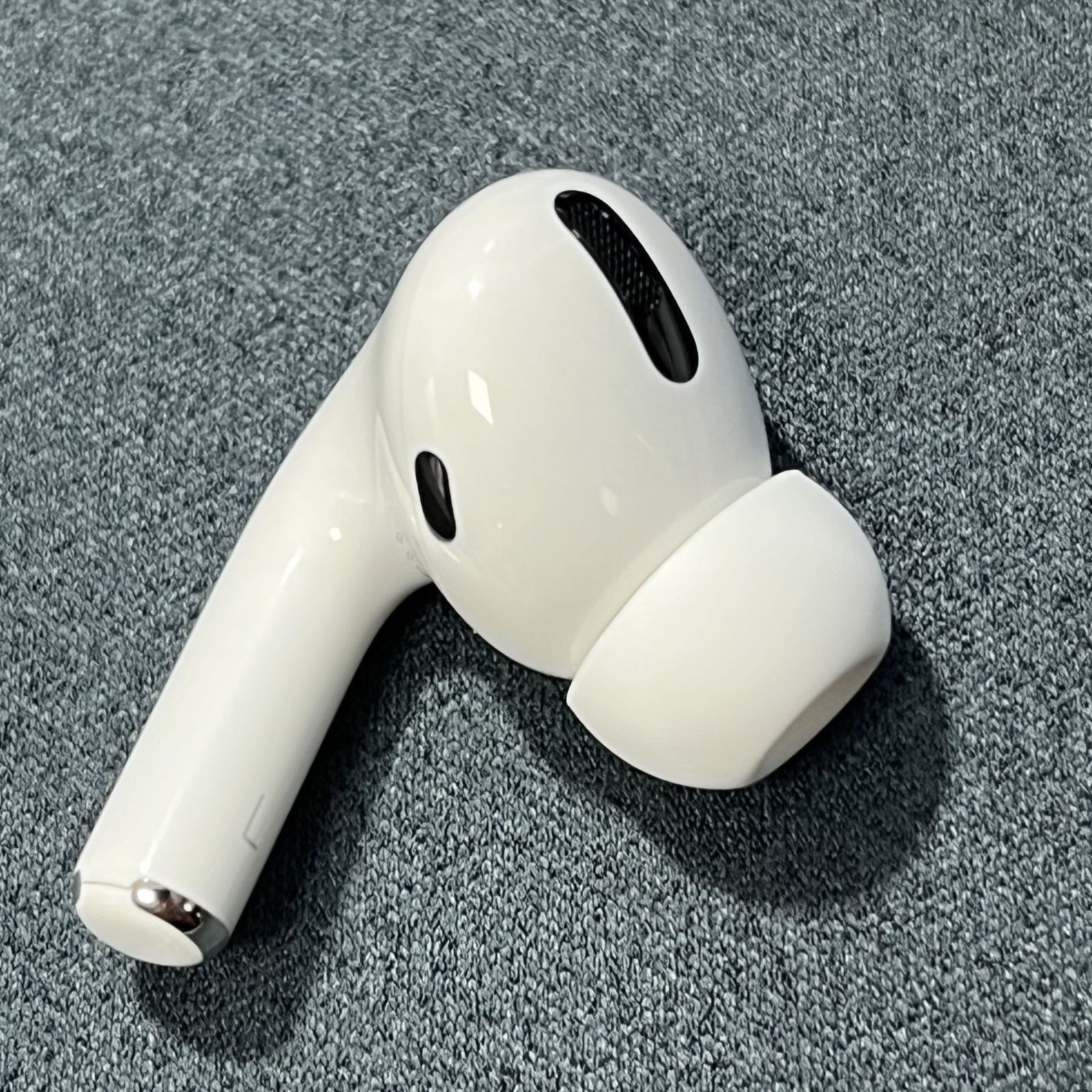 ついに入荷 純正品 AirPods Pro 第二世代 イヤホン 両耳のみ zlote