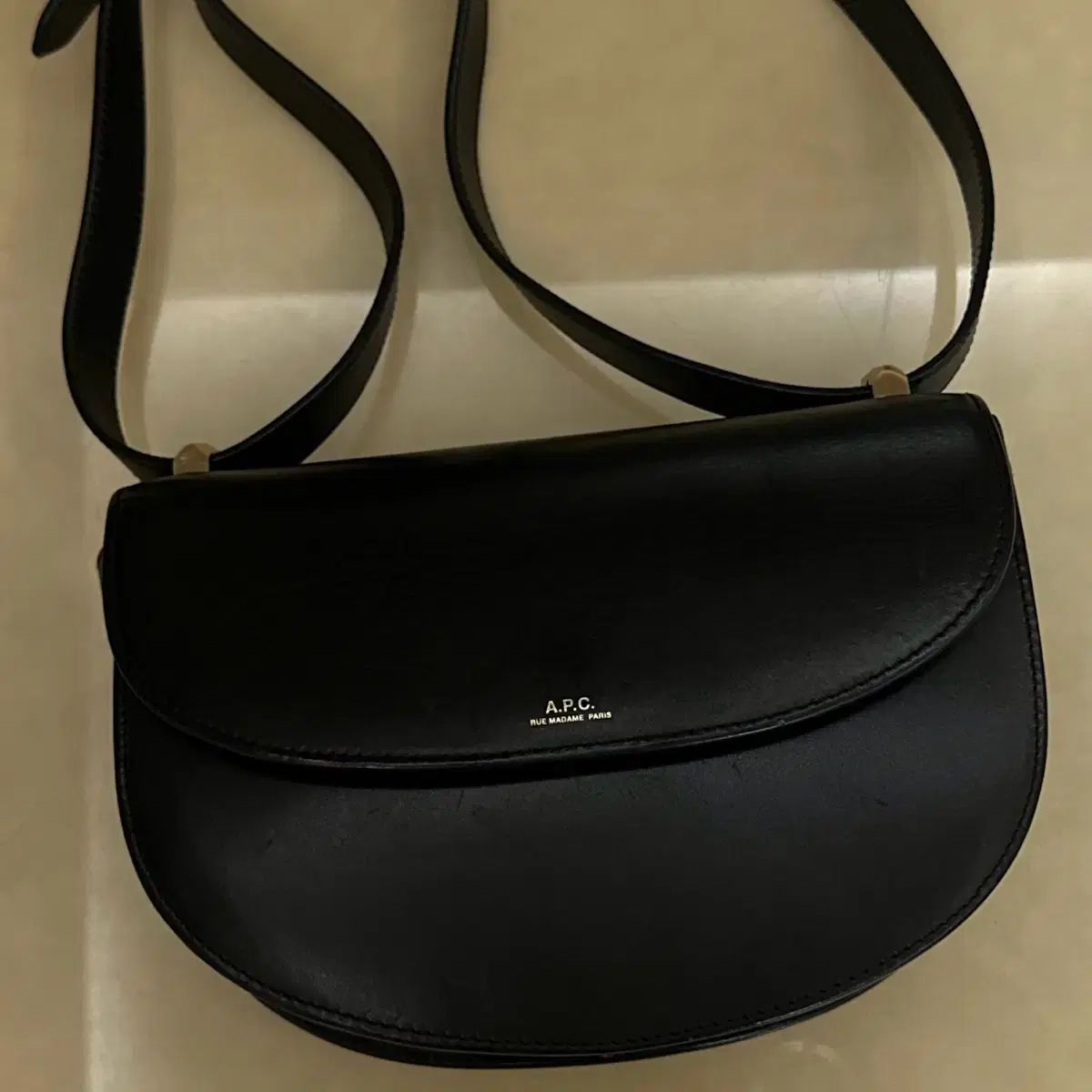 A.P.C. アーペーセー ジェネバ クロスバック ブラック