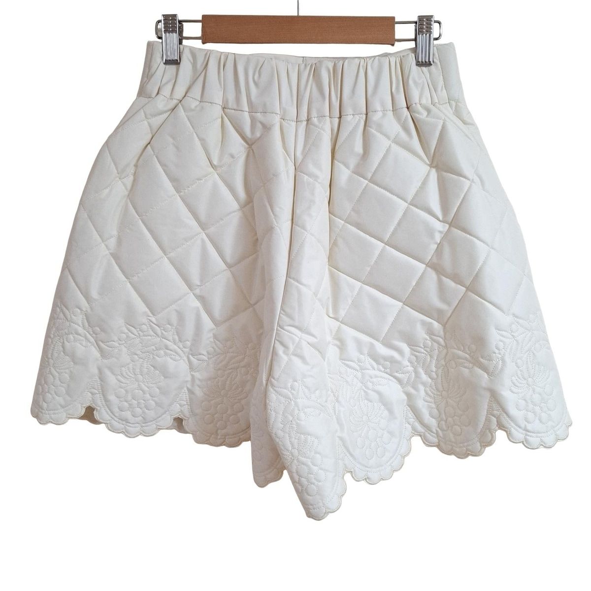 Chesty チェスティ ショートパンツ サイズ1 S レディース - アイボリー 刺繍 キルティング ウエストゴム