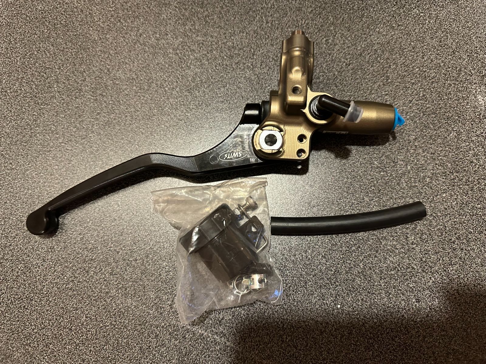 せみ アクティブ リアキャリパーサポート BLK GPZ900R A7- 1477010BN 取寄品