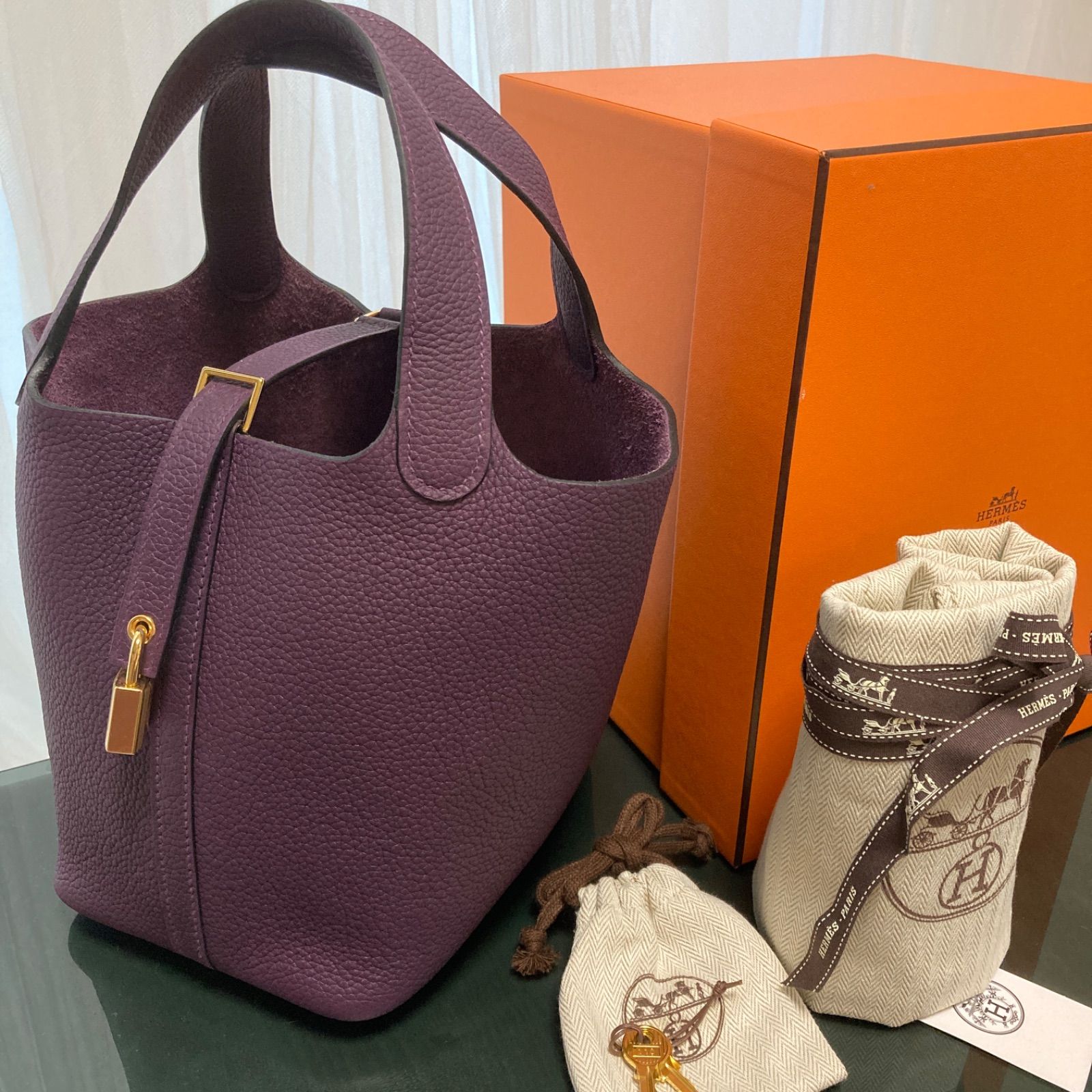 未使用【2023年B刻印】HERMES エルメス ピコタンロック18PM カシス  