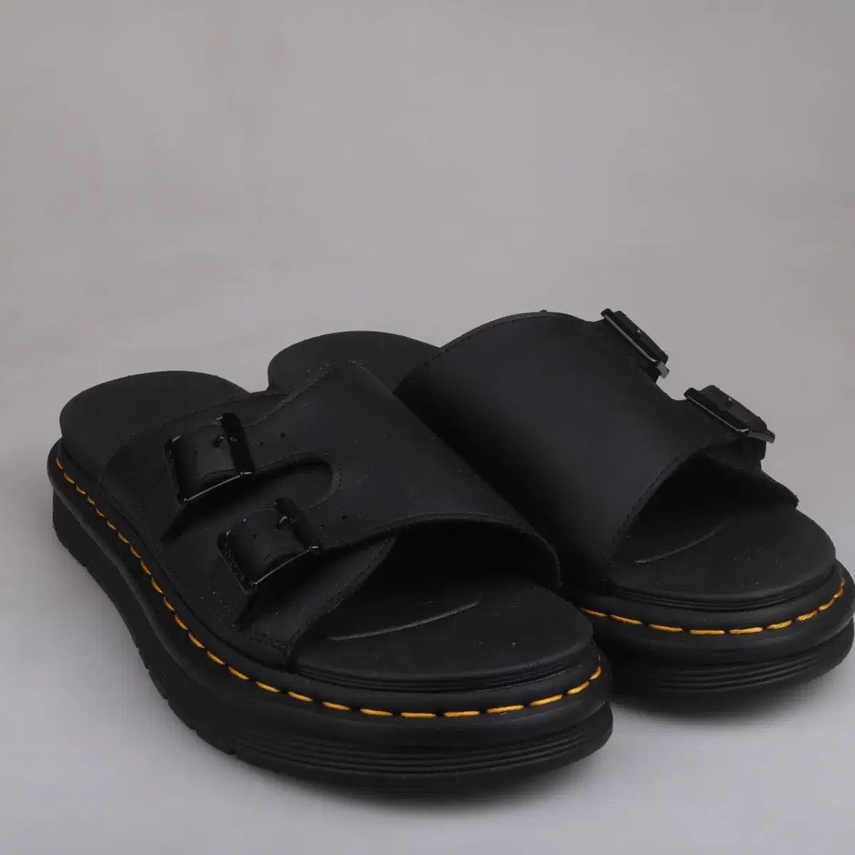 DAKS ダックス　夏サンダル DR. MARTENS(ドクターマーチン) DAKS(ダックス) サンダル 出品