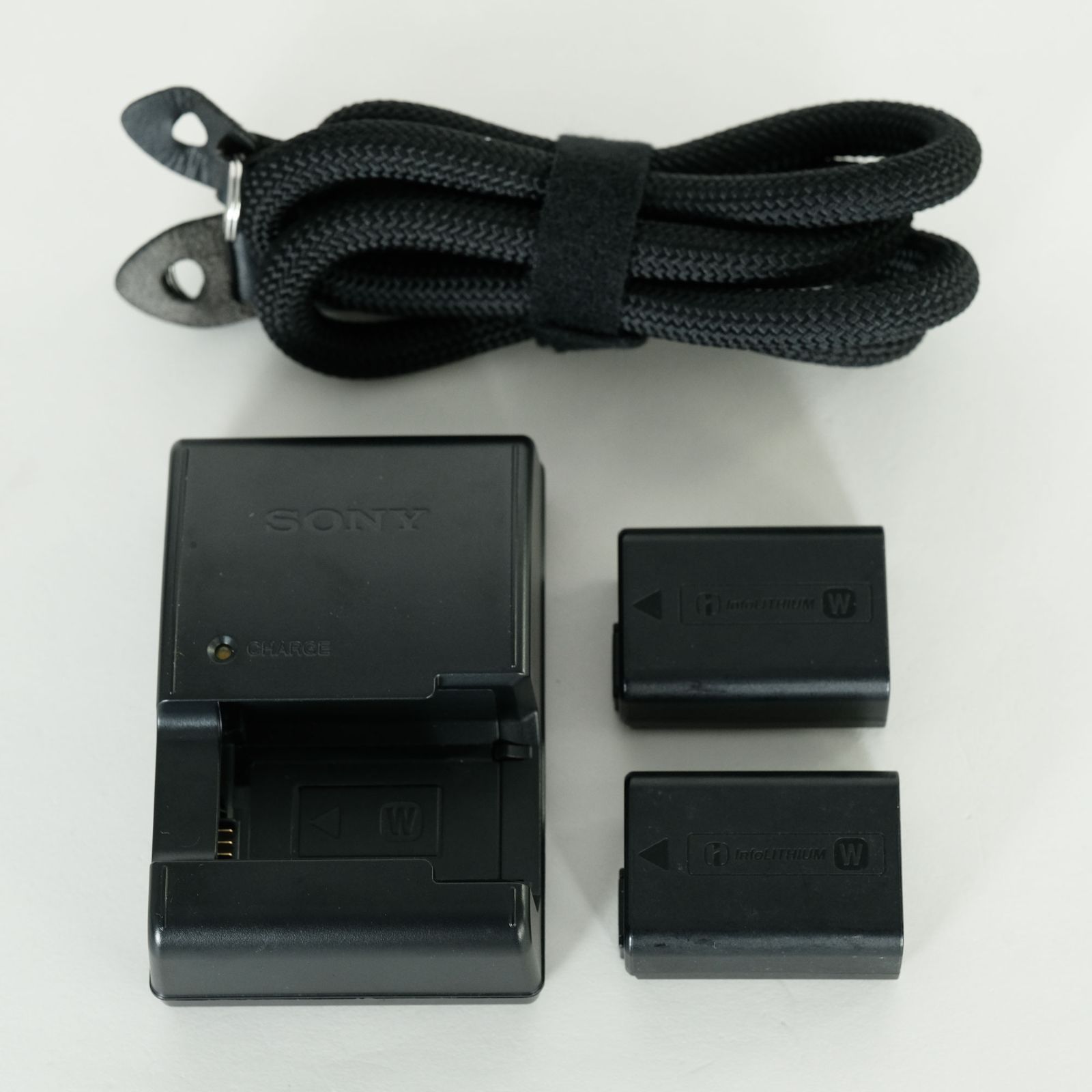 【美品】ソニー SONY α7R Ⅱ (純正バッテリー２個) シャッター枚数少 ee416125e51f9e60d07e4250258c74