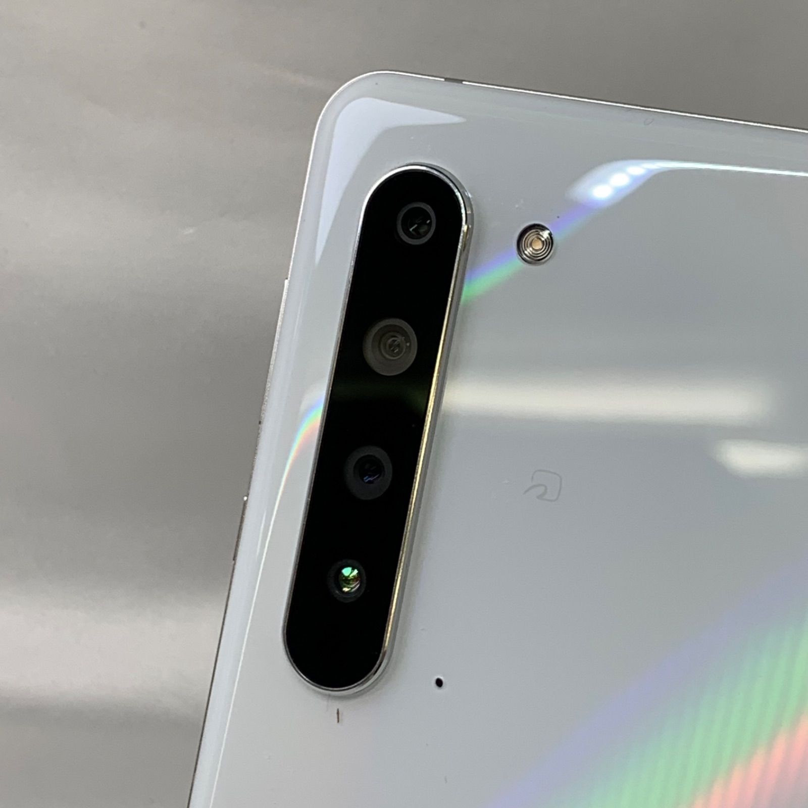 ☆【訳あり品】Softbank AQUOS R5G 908SH オーロラホワイト ☆【訳あり品】Softbank AQUOS R5G 908SH オーロラホワイト