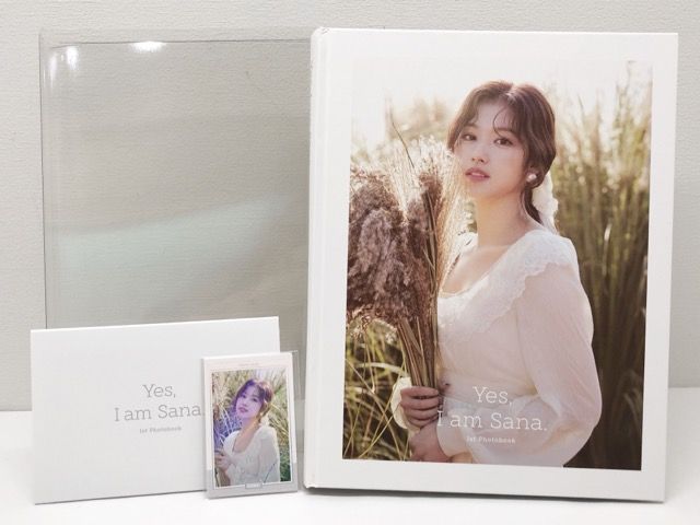 Yes, I am Sana 1st photo book サナ写真集 twice 写真集 サナ Yes, I