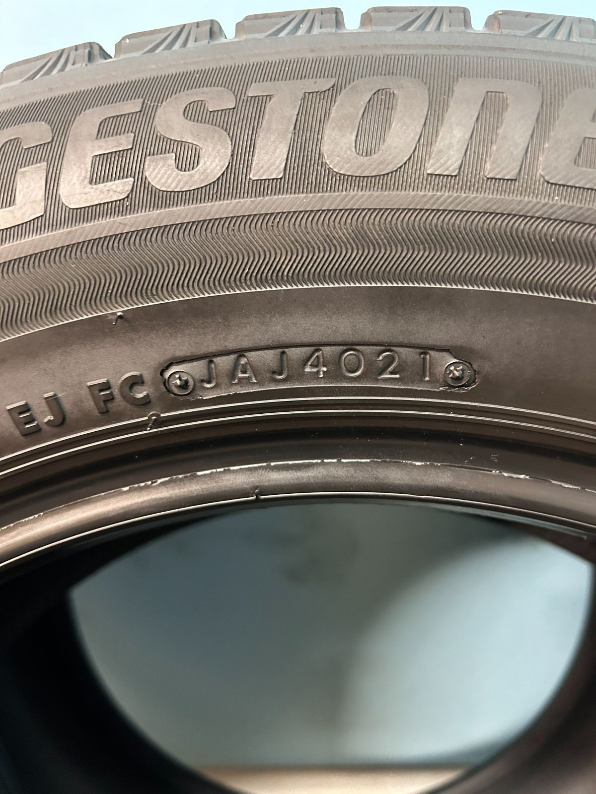 超激安セール開催中です！ 225|60|R17 VRX3 スタッドレス ブリヂストン BLIZZAK VRX3 17インチ ４本セット R17No9