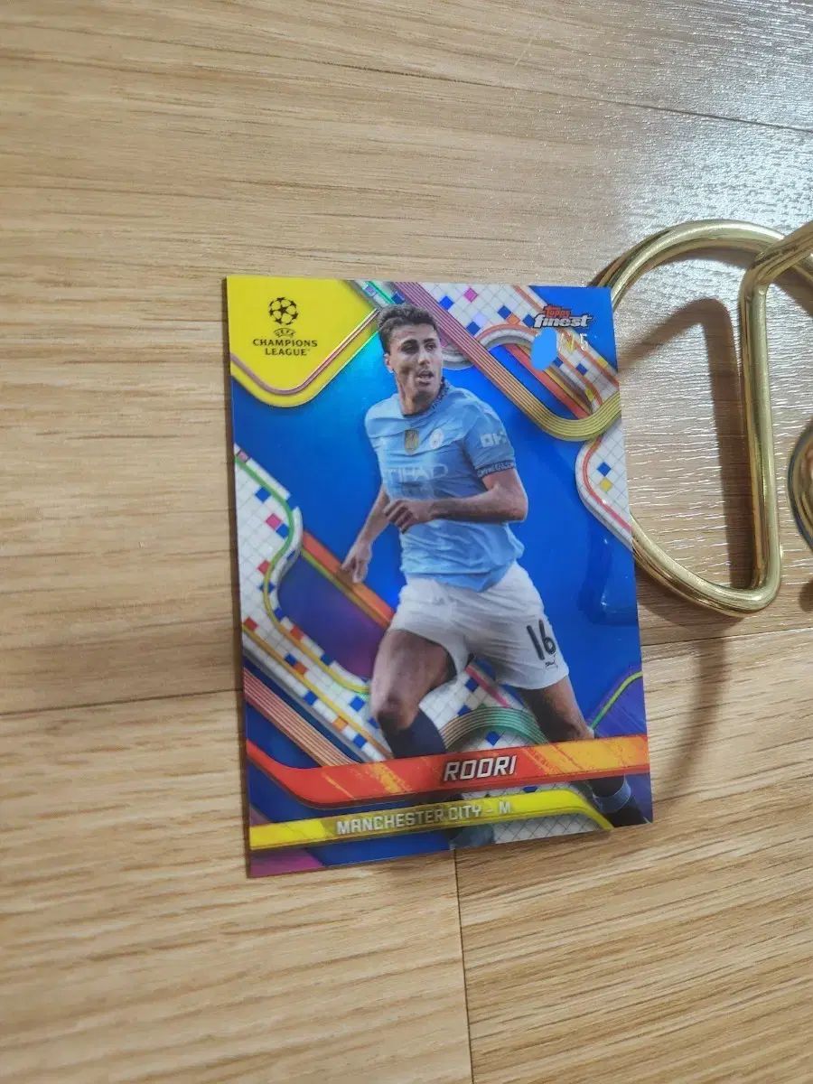 25 TOPPS トップス 最高級品 75 限定 マンチェスターシティ ロドリ サッカーカード
