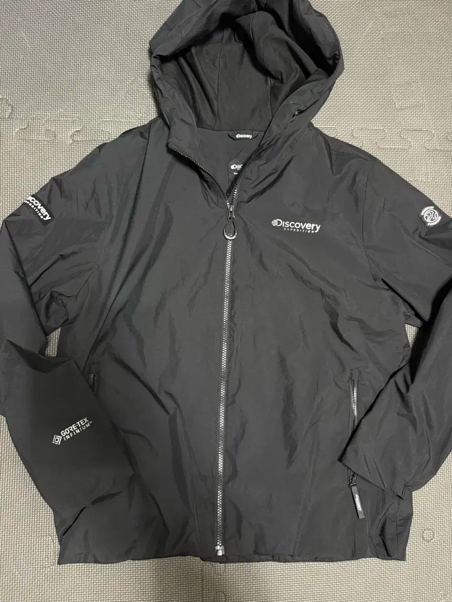ディスカバリー GORE-TEX₍ゴアテックス INFINIUM ブラック ウィンドブレーカー
