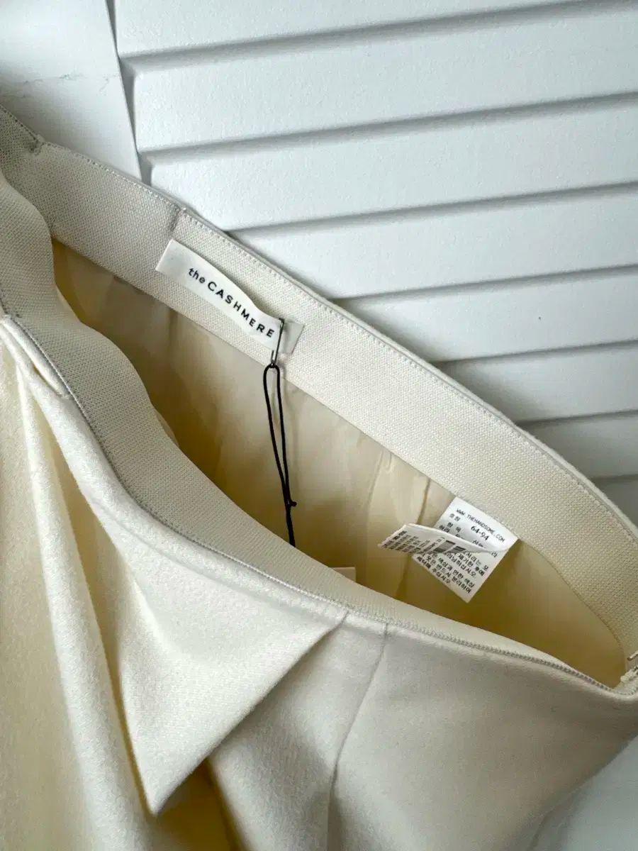 新商品 The HANDSOME the CASHMERE H LINE スカート SIROKUMA-CORPORATION_COM