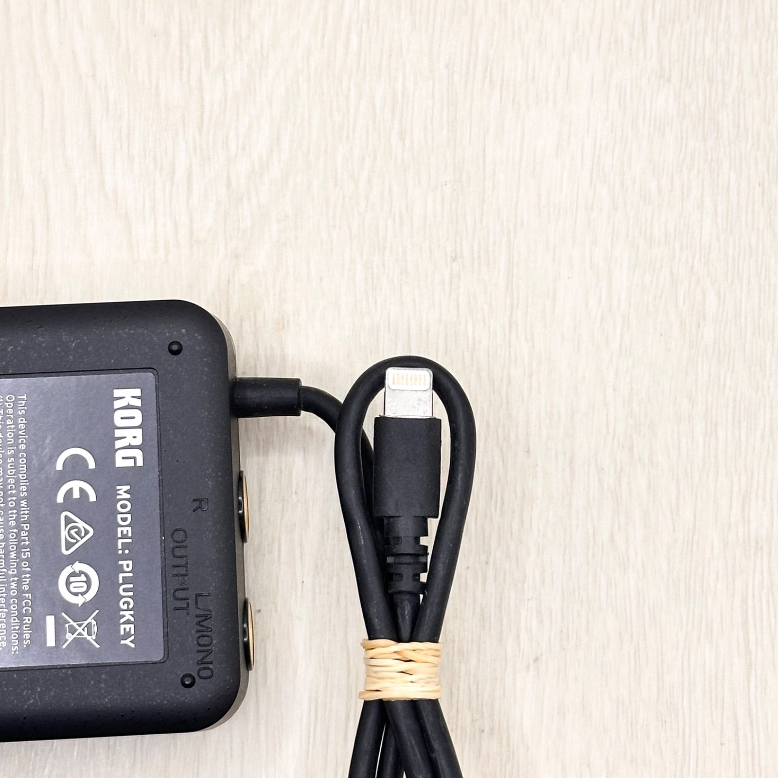 KORG plugKEY モバイル MIDI/オーディオ Korg PlugKey Mobile MIDI / Audio Interface for iOS | Sweetwater