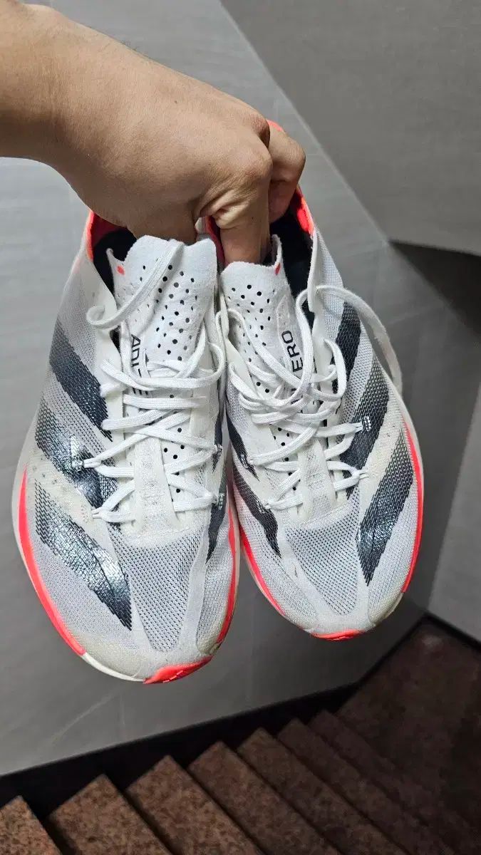 アディダス アディゼロ アディオス プロ 3