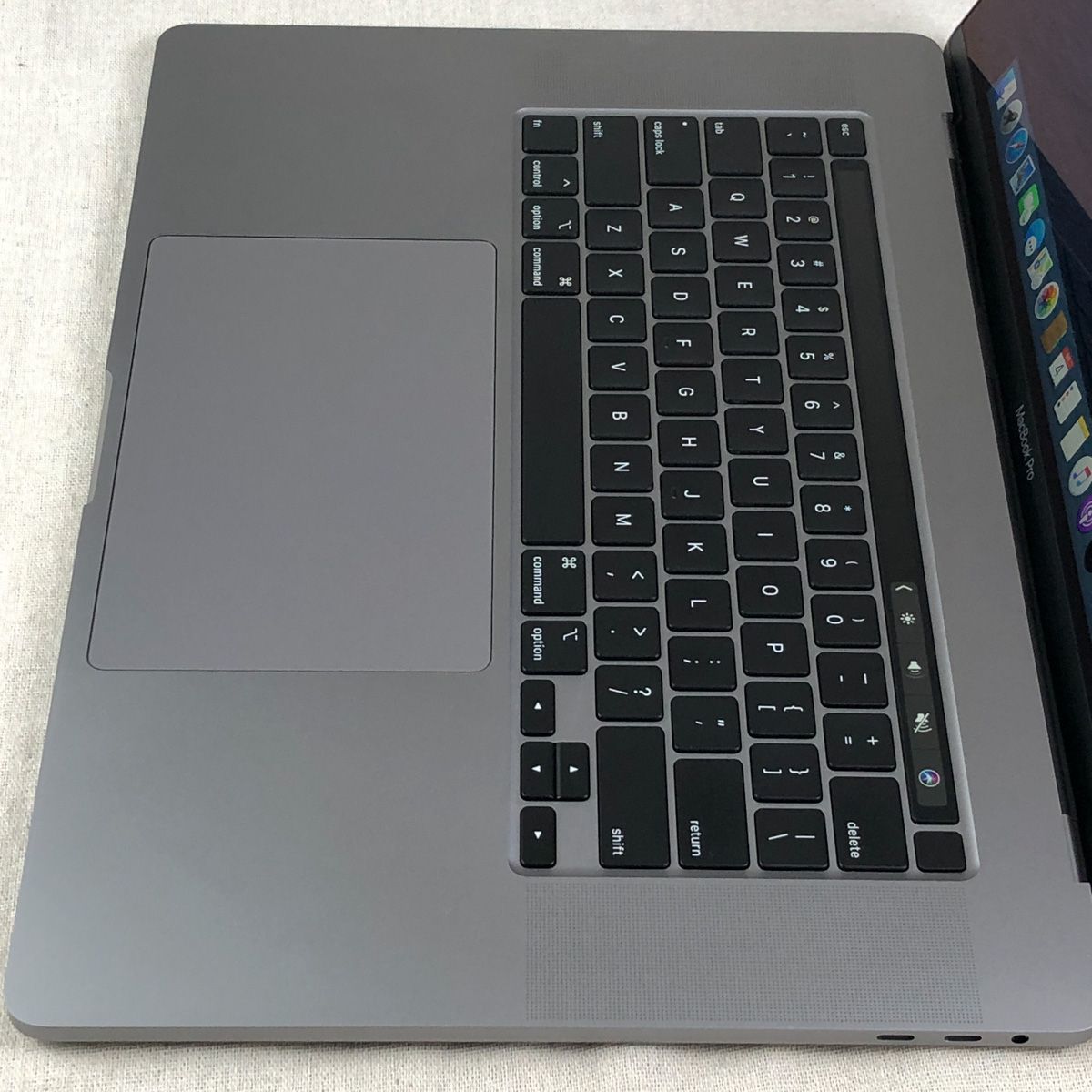 MacBook Pro 16