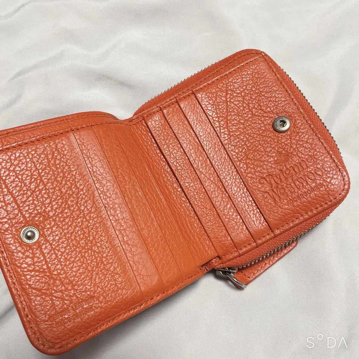 ✨未使用級✨ Vivienne Westwood 二つ折り財布 オレンジ 楽天市場】ヴィヴィアン ウエストウッド 財布 二つ折り VIVIENNE