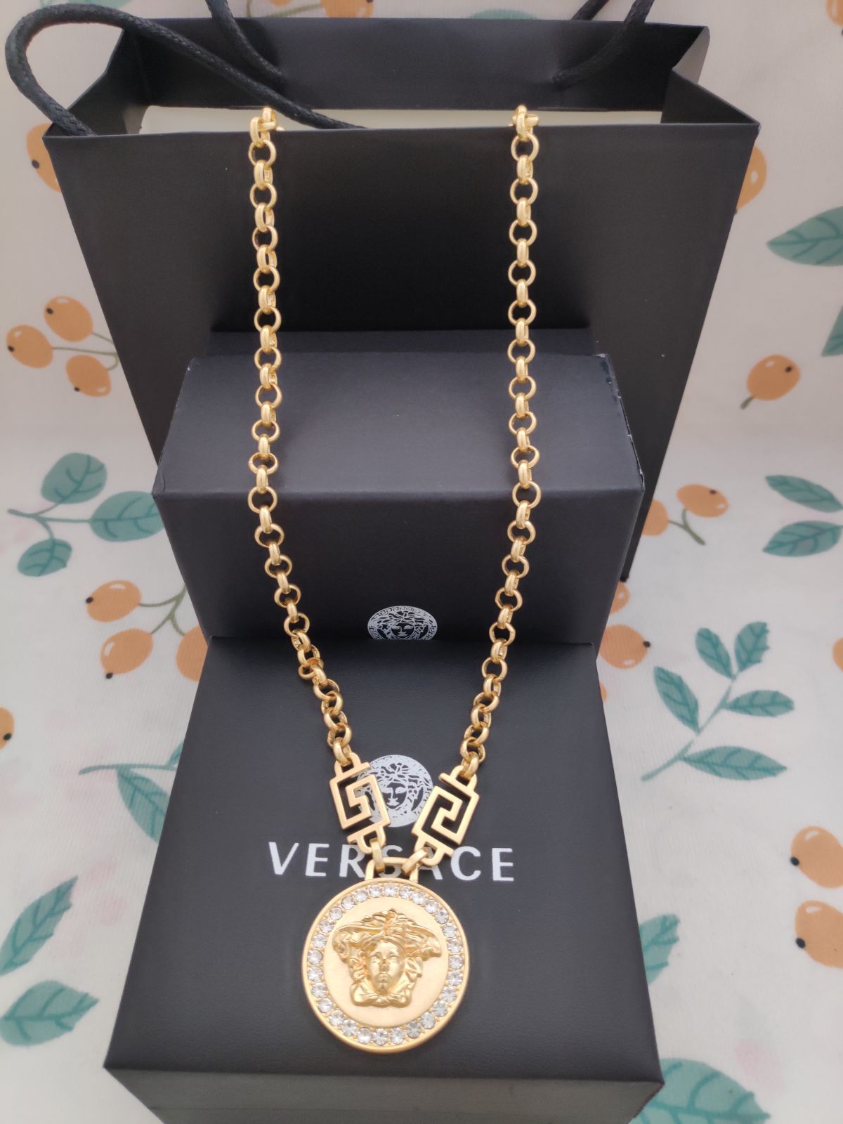 お得品🌸VERSACE・ヴェルサーチ メデューサ メダル ドックタグ ...