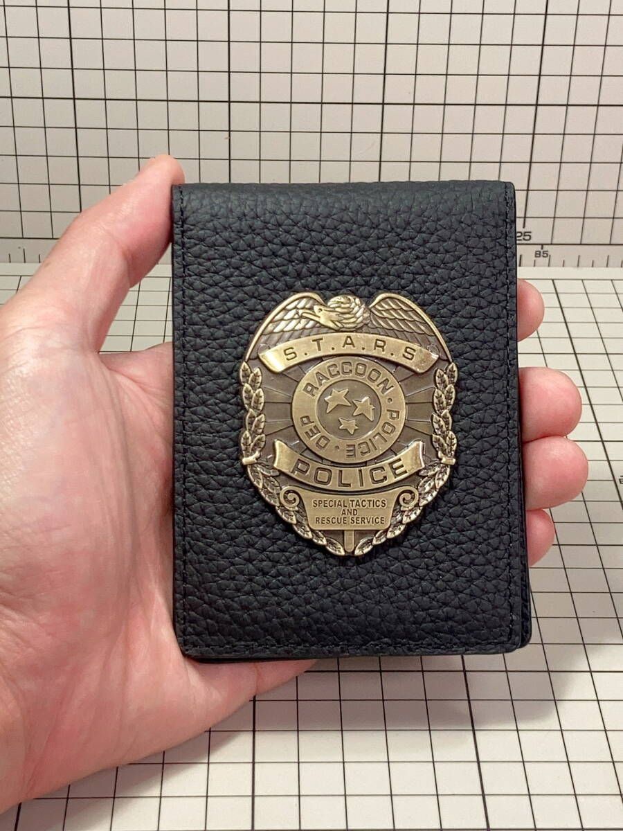 Amazon.co.jp: コナン 警察手帳型パスケース : 文房具・オフィス用品
