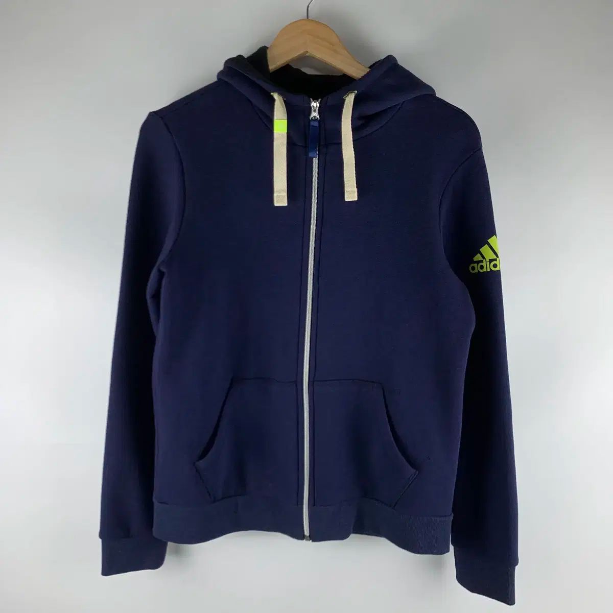 adidas(アディダス) ネイビー 裏起毛 フード付き ジップアップパーカー