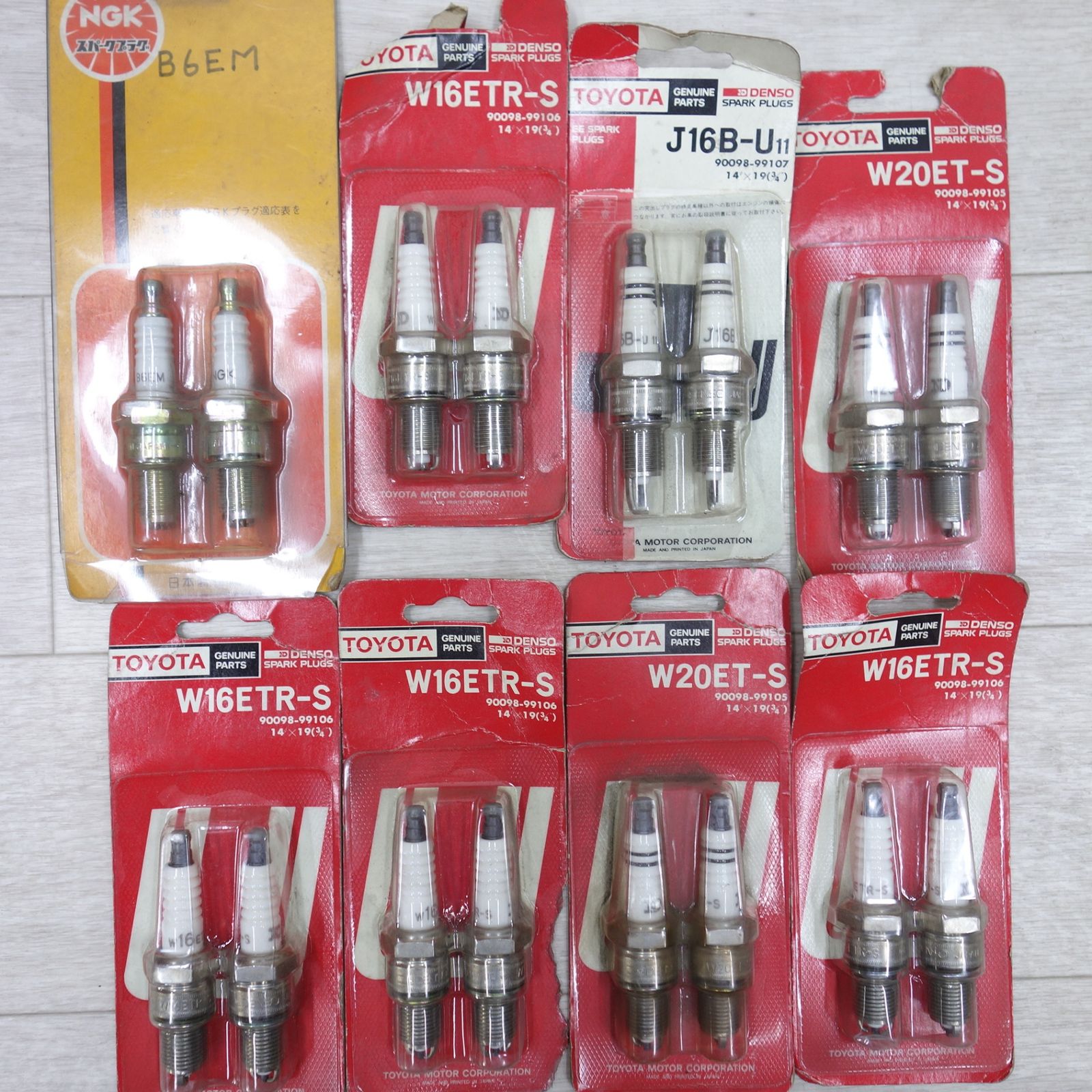 !大量 ◆デンソー NGK トヨタ純正 スパーク プラグ W14EX-U W20ET-S W22EP-S11 J16A-U11 S-27 N229 18 600 など◆