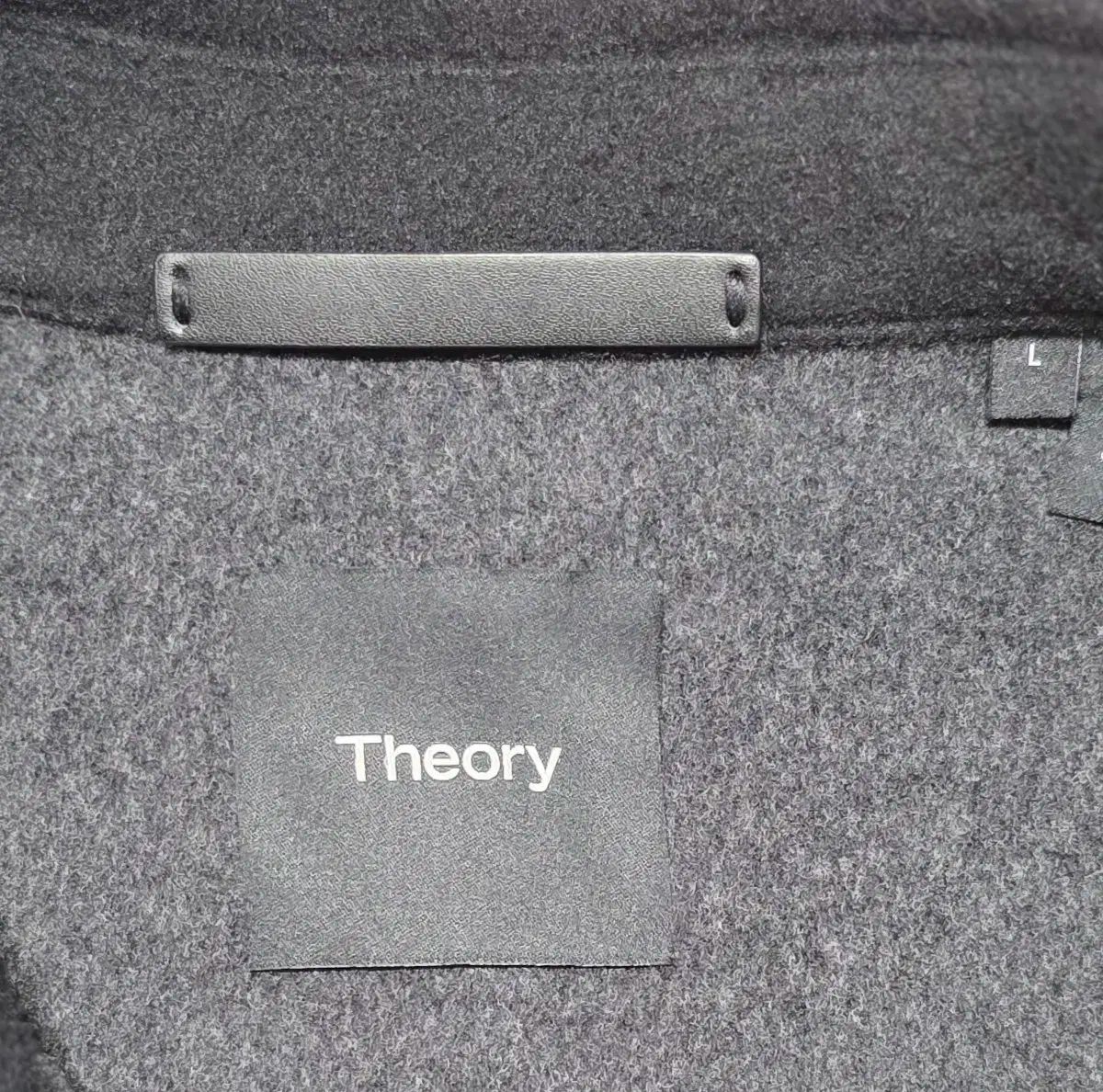 Theoryの 感のあるカシミア ウール シャツ ジャケットです