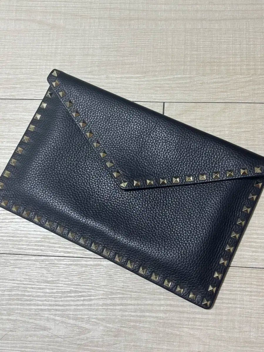Valentino ヴァレンティノ クラッチバッグ