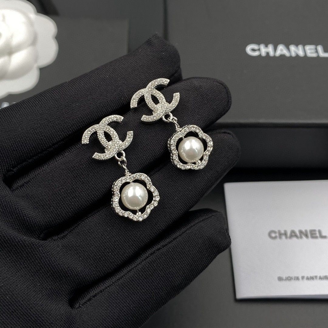 新品未使用】シャネルCHANEL イアリング 耳くぎ ピアス ピアス(両耳用