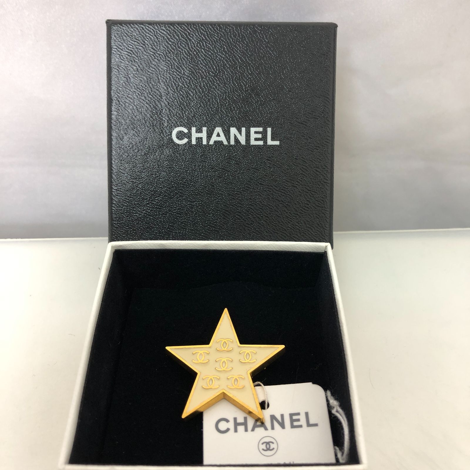 CHANEL ブローチ スターモチーフ イエロー シャネル SGAW10-8073