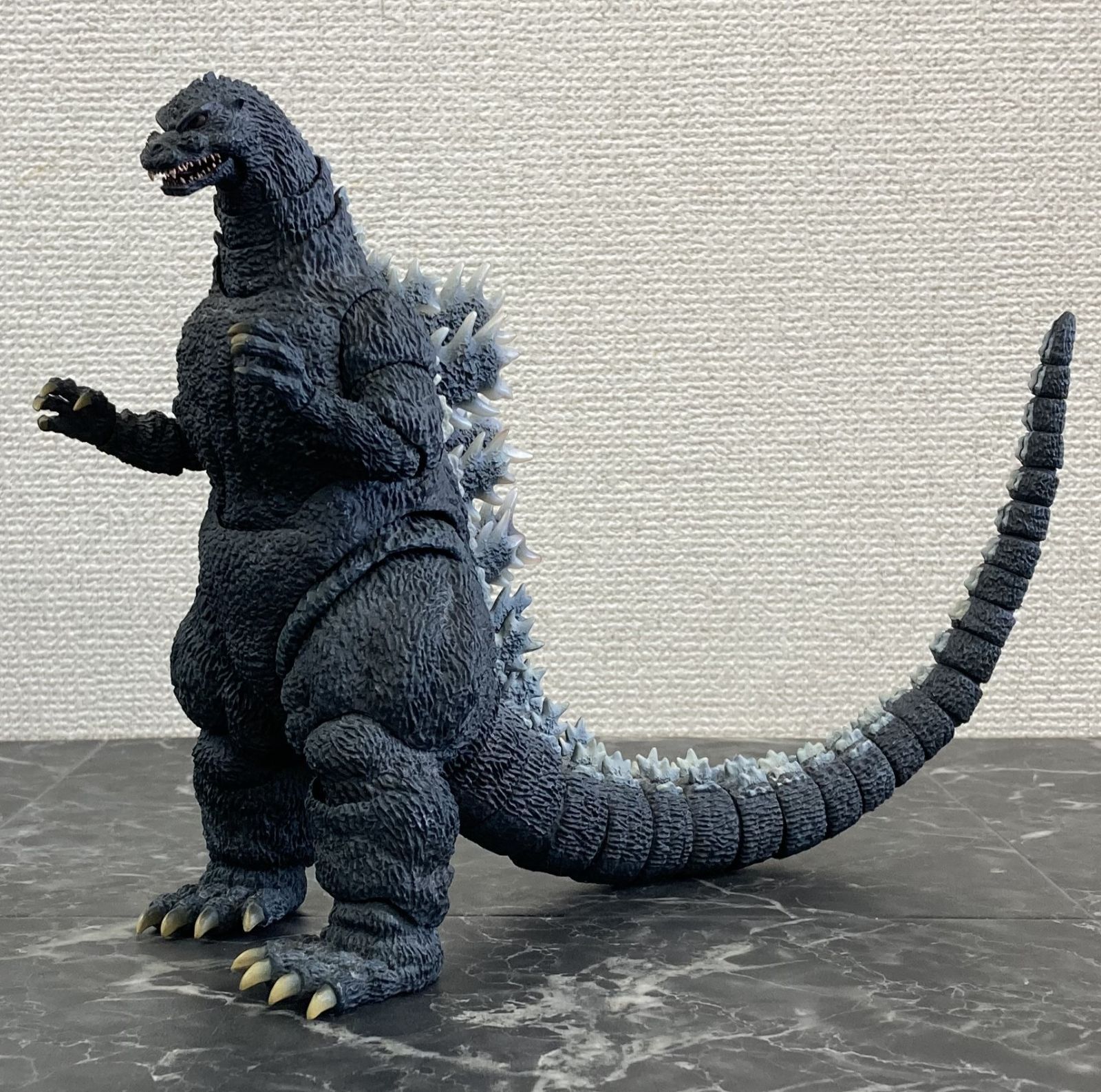 S.H.MonsterArts輝響曲ゴジラ 中古品 BANDAI S.H.モンスターアーツ 輝響曲 ゴジラ(1989) : 御宅家本舗