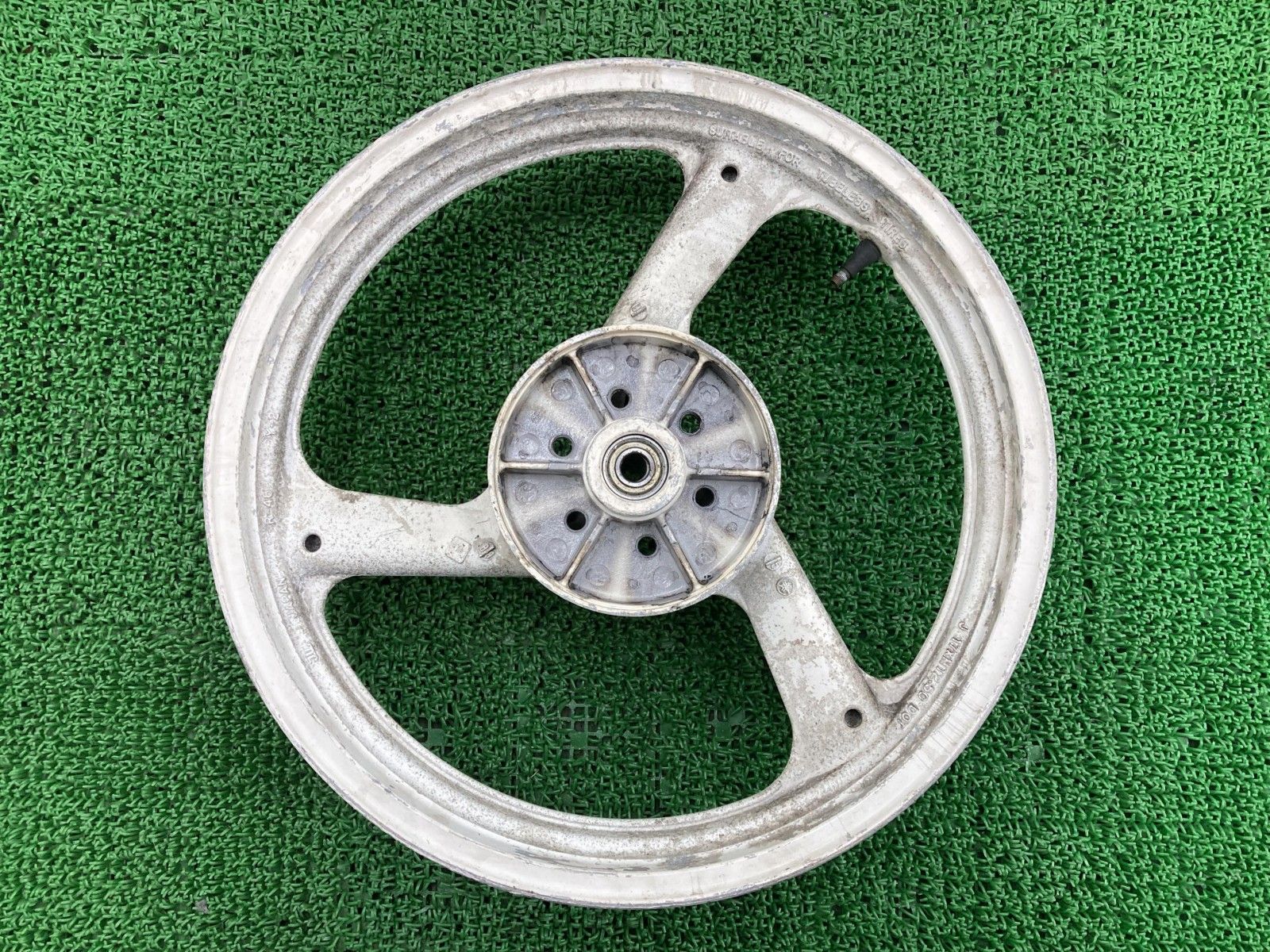 TZR250 リアホイール 白 R-46 ヤマハ 純正 バイク 部品 1KT FZR250