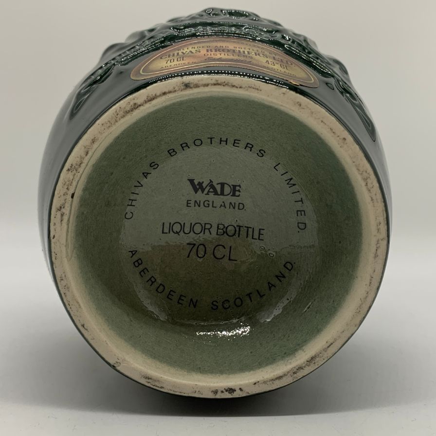 シーバスブラザーズ ロイヤル サルート 21年 緑陶器 700ml【F4】 ローヤルサルート 21年 緑 陶器ボトル - お酒買取専門店ネオ