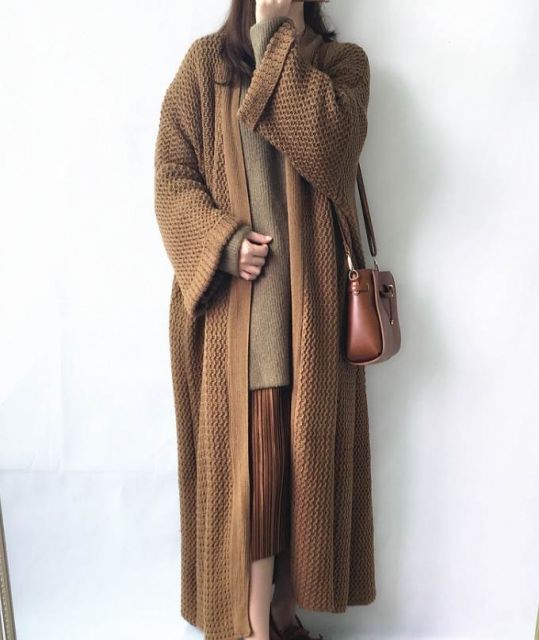 トップス カーディガン ロング ロング丈 袖あり 長袖 ホルンスリーブ Vネック 襟なし 前開き ニット かわいい 大人可愛い シンプル 大人 おしゃれ お洒落 アジアン エスニック エキゾチック 大人女子 ラフ 無地 秋 冬 20代 30代 レディース 女性用 通勤 デート お出かけ トップス カーディガン ロング ロング丈 袖あり 長袖 ホルンスリーブ V