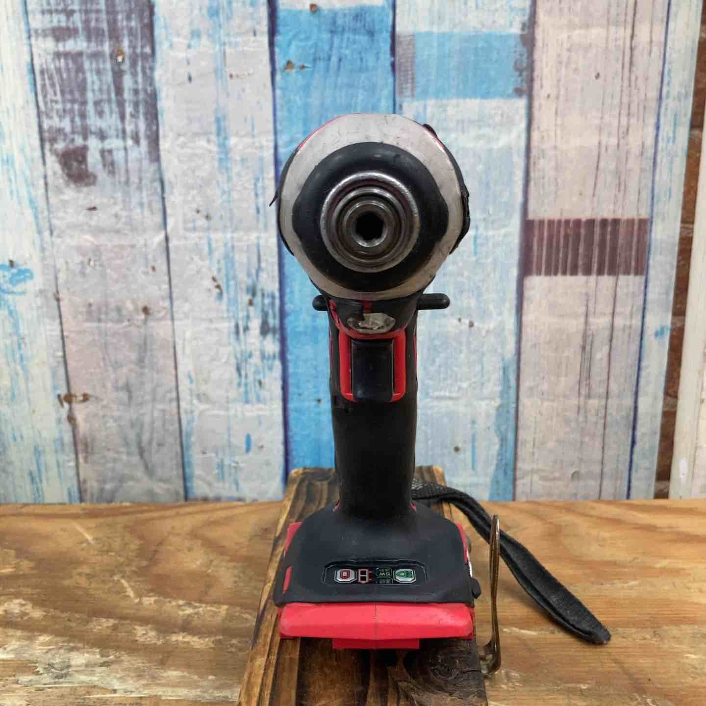 コードレスインパクトドライバー