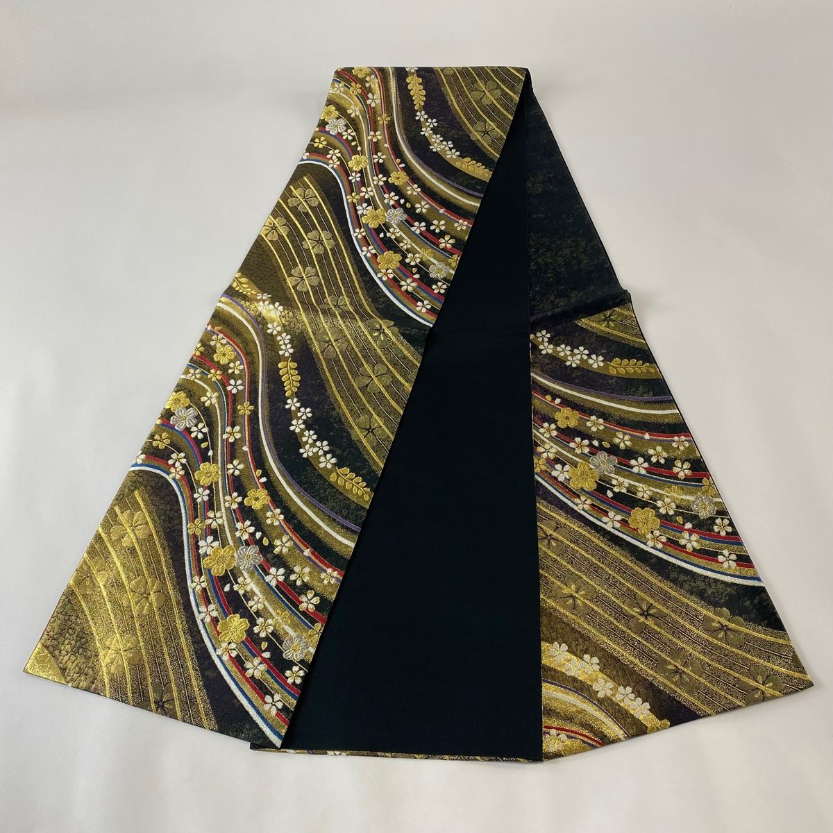 袋帯 美品 秀品 桜 金糸 箔 墨色 六通 正絹 【中古】