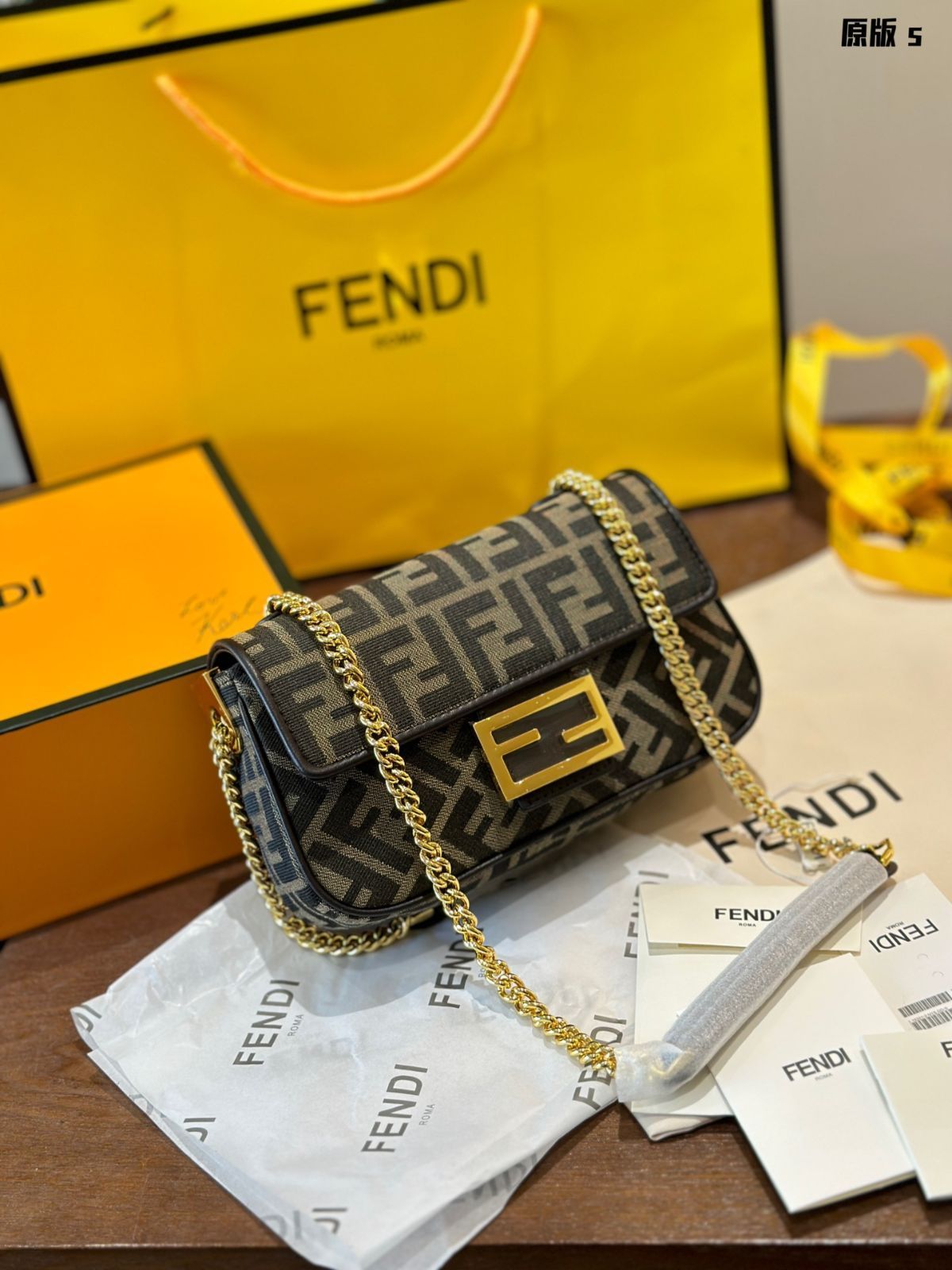 今日特価】Vintage Fendi ヴィンテージフェンディ ミニバゲット