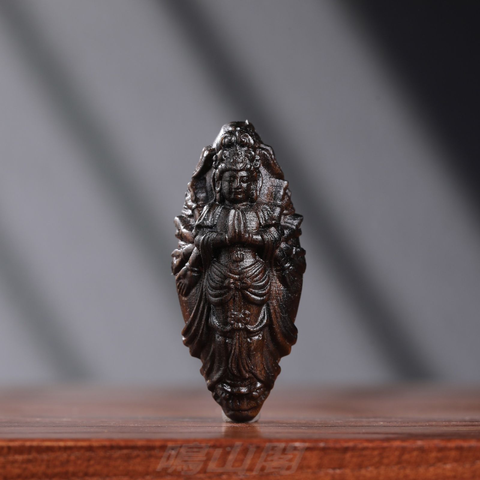 骨董品 沈香木 精工原木彫り 浄瓶観音菩薩 仏像 仏教 彫刻 アンティーク 観音菩薩 観音像 柘植製 木彫り ペンダント 木製工芸品 彫刻