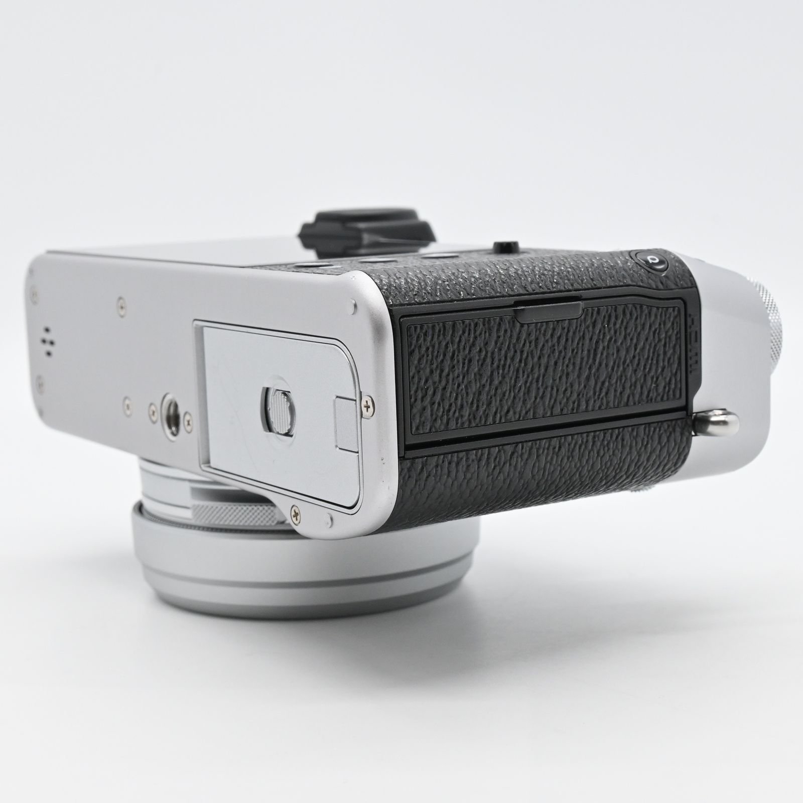 ☆美品☆FUJIFILM X100VI シルバー ショット数 1817回 多言語モデル