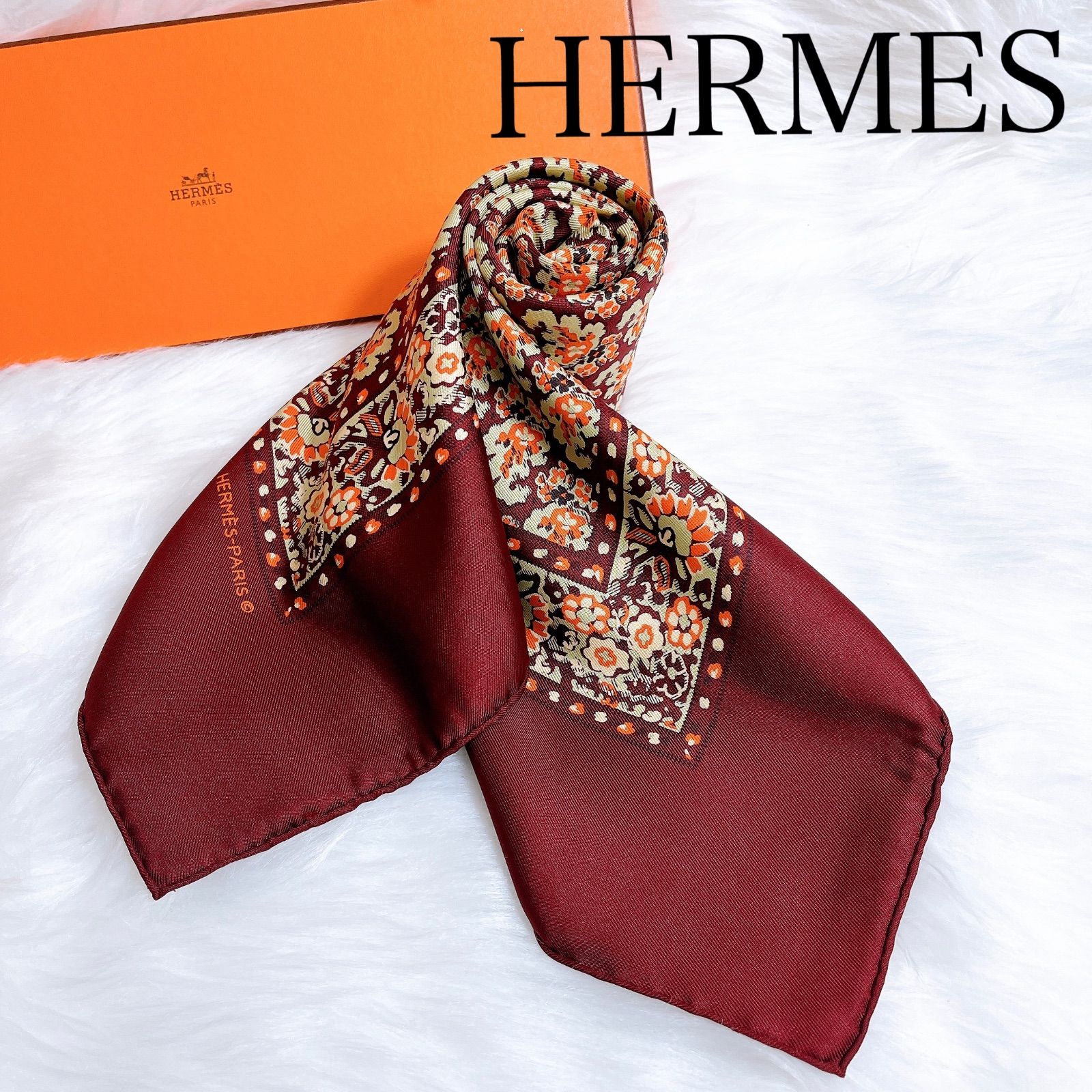 美品✨HERMES エルメス　カレ90 シルクスカーフ　花柄 HERMES エルメス カレ90 シルク100% スカーフ 花柄 ボルドー