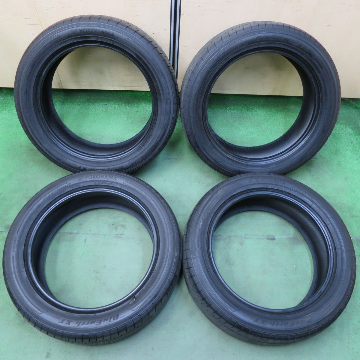 バリ溝 22年 9分 225 55R19 ヨコハマ BluEarth-XT AE61 ブルーアース タイヤ 19インチ レクサス NX ハリアー RAV4 CX-5 等 5101402イノタ