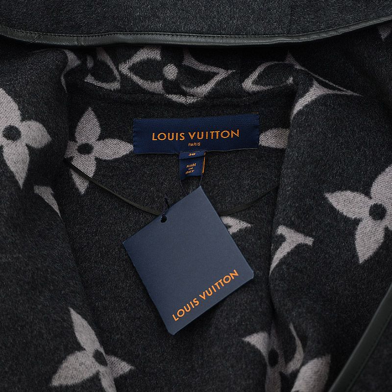 【正規品】LOUIS VUITTON　フーデットラップコート　ベルト付き 正規品】LOUIS VUITTON フーデットラップコート ベルト付き 熱かっ