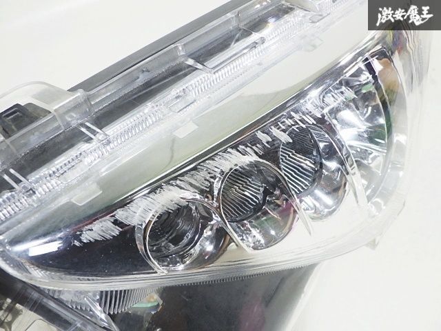 良品/破損無 プリウス 50系 前期 トヨタ純正 LED 運転席側