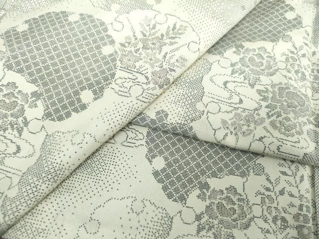 平和屋着物○本場大島紬 白大島 9マルキ 雪輪重ね花文 正絹 逸品