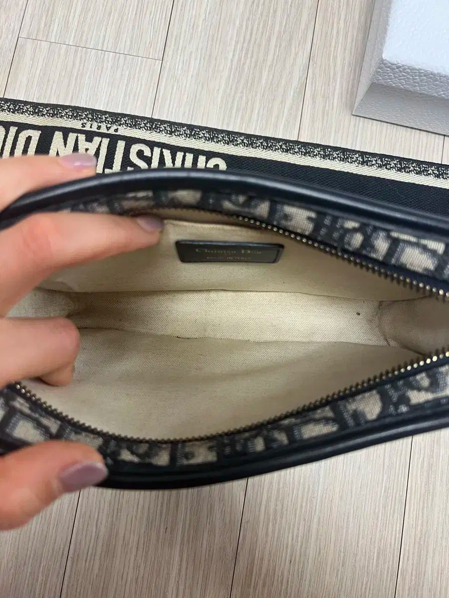 ディオール オブリーククラッチ